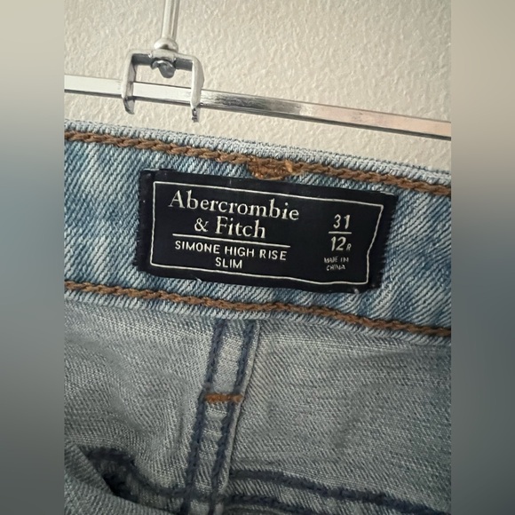 Abercrombie and Fitch Simone High Rise Slim - Picture 4 of 5